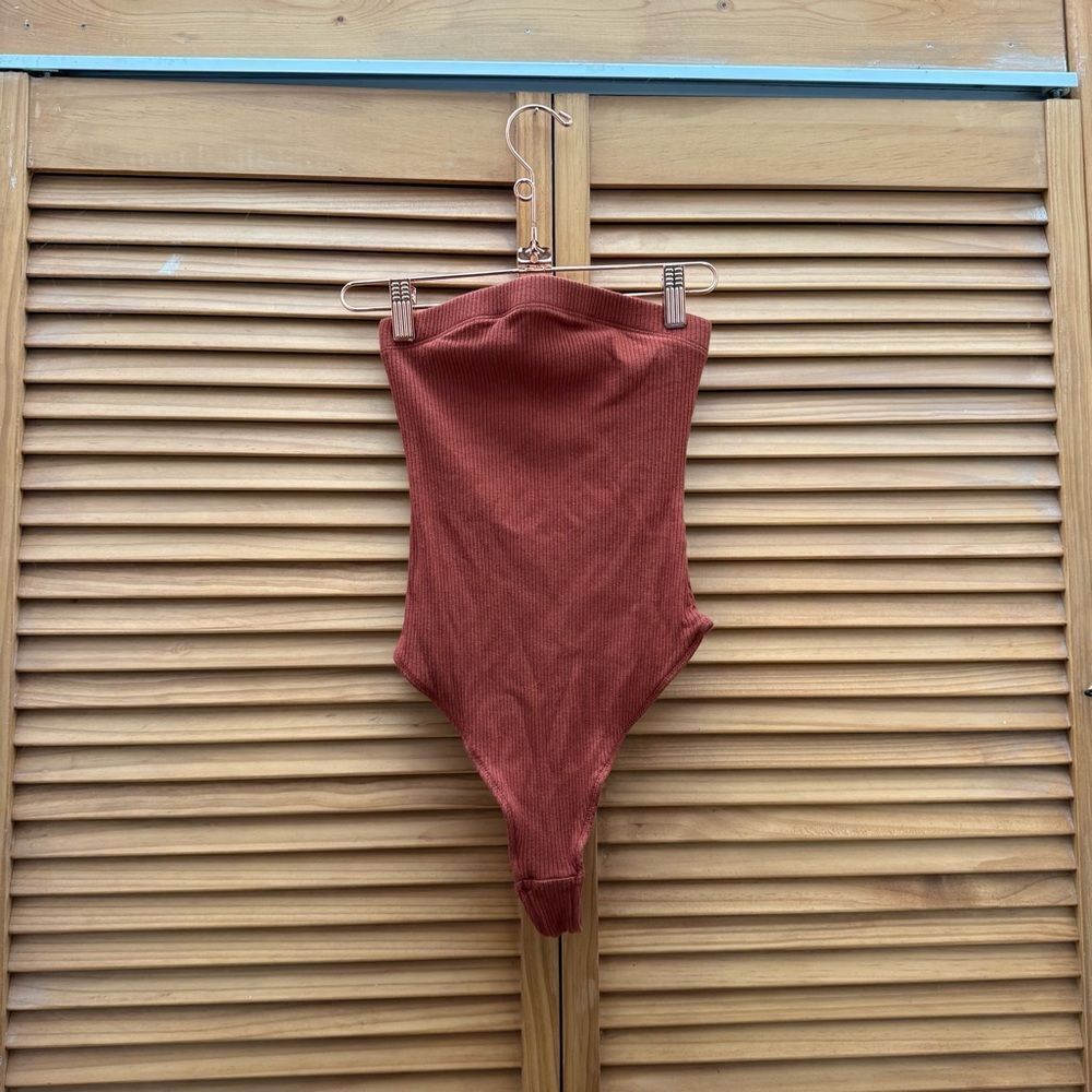 Urban outfitters ribbed tube top bodysuit size small